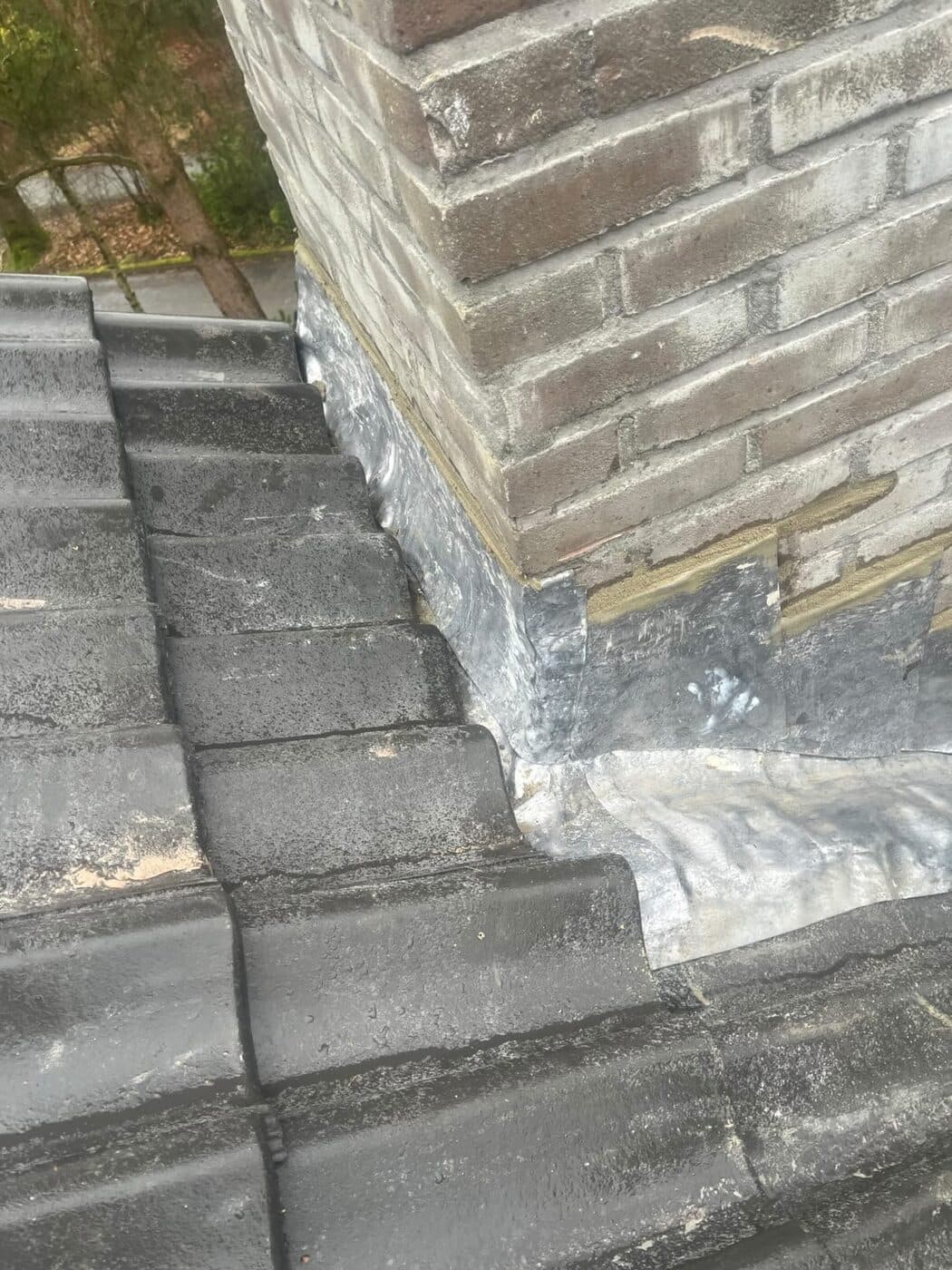 Schoorsteen- en loodwerkzaamheden